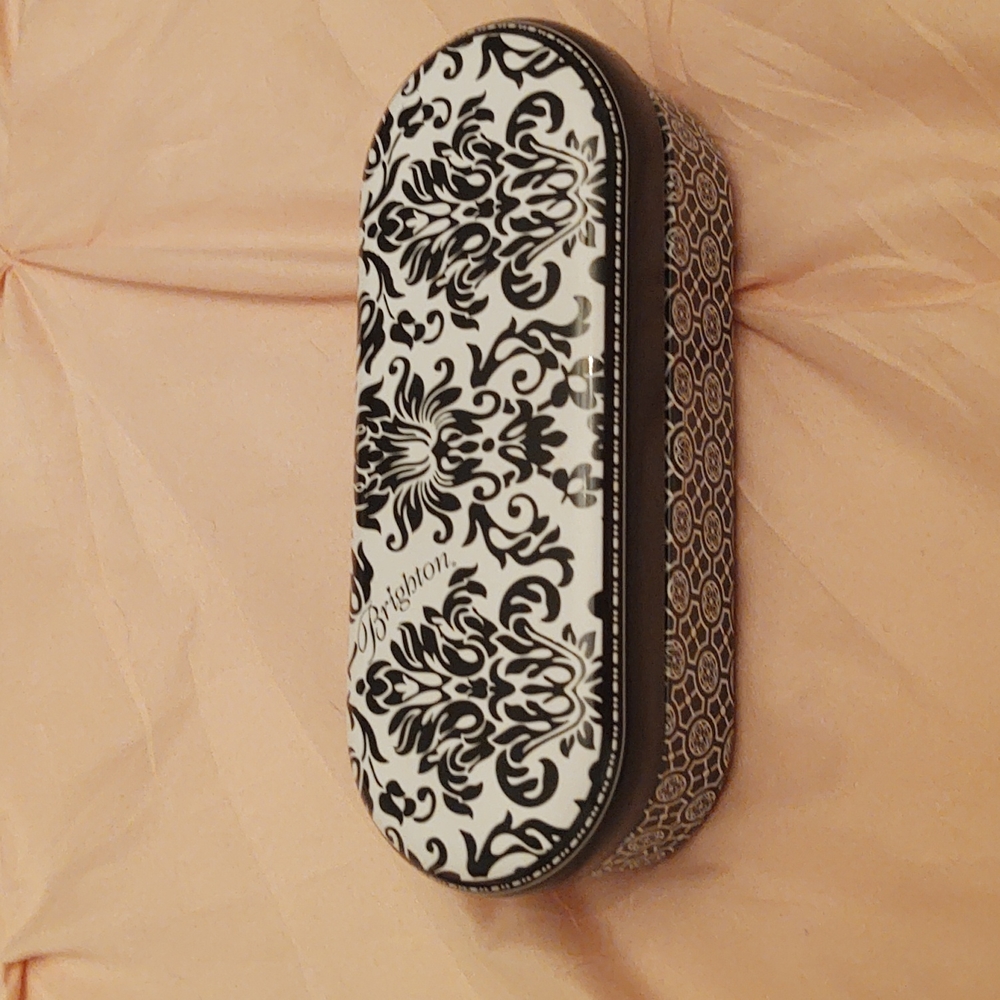 Brighton tin sunglass box